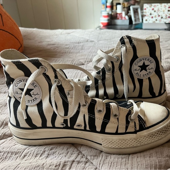 Shoes - Customized zebra and black converse size 9.5